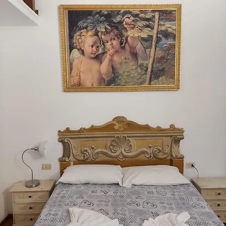 Apartman A Stone's Throw From The Duomo