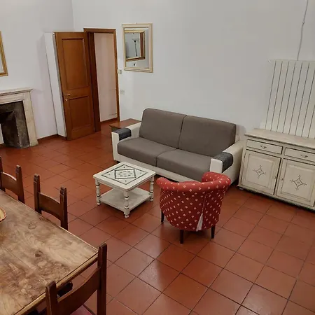 A Stone's Throw From The Duomo Lägenhet