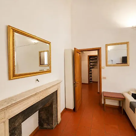 Apartament A Stone's Throw From The Duomo *